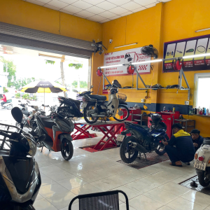 Anh em đi xe WINER thường gặp. Địa chỉ sửa xe máy uy tín Bách Chiến 